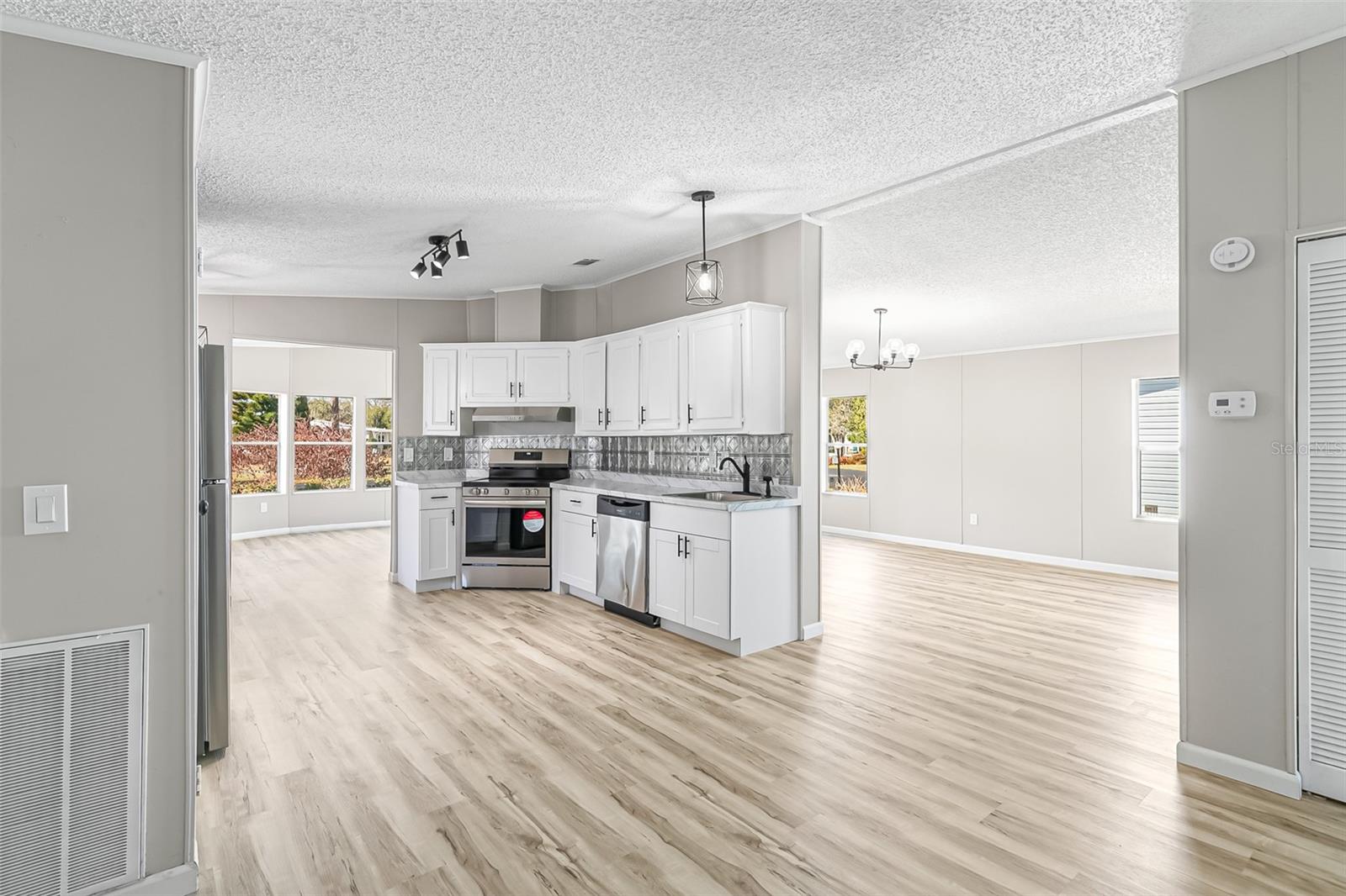 LOST LAKES PH ONE - Residential