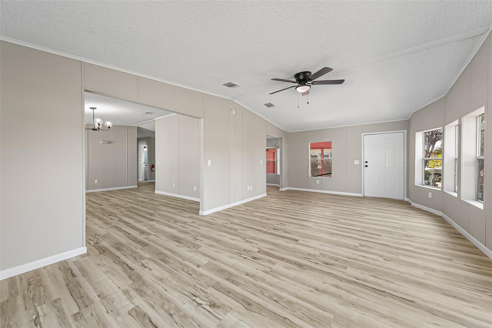 LOST LAKES PH ONE - Residential