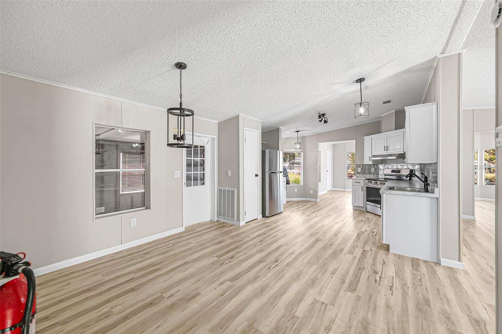 LOST LAKES PH ONE - Residential