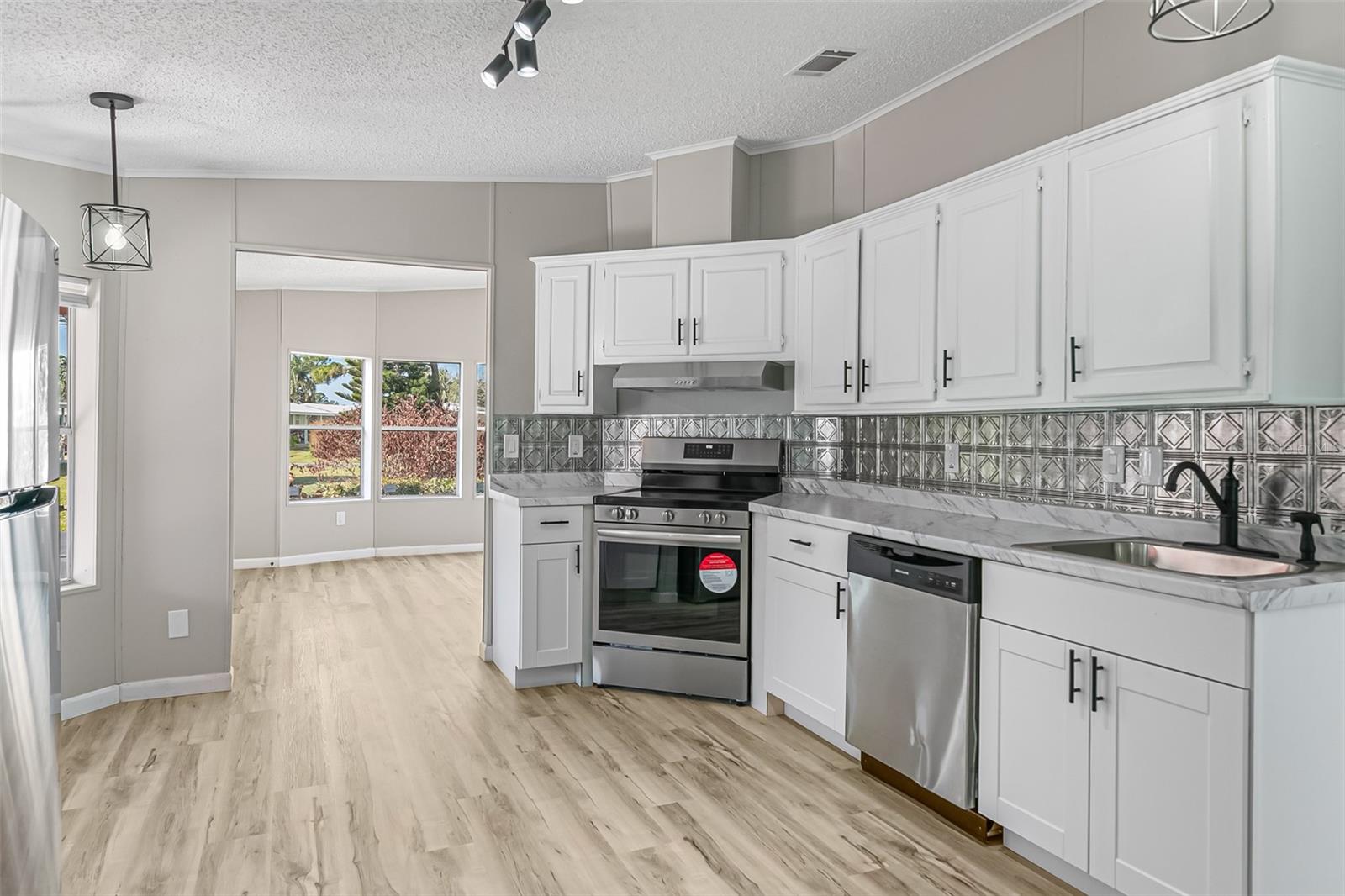 LOST LAKES PH ONE - Residential