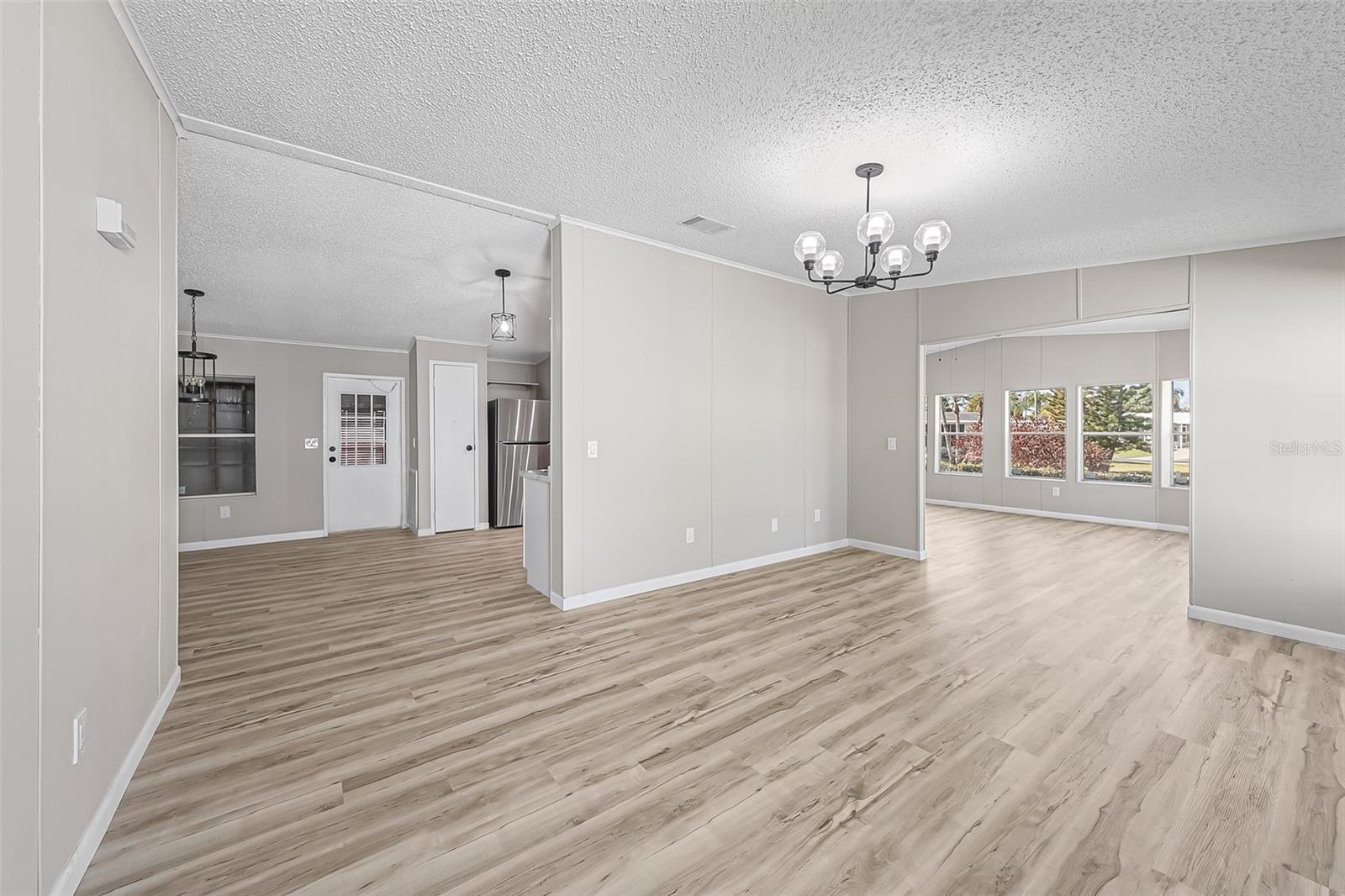 LOST LAKES PH ONE - Residential