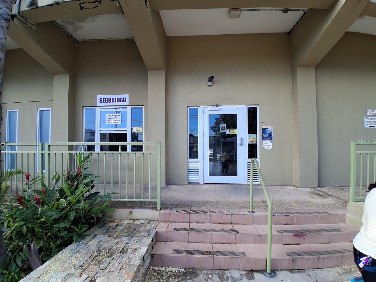 CONDOMINIO LA PUERTA DE LA BAHIA - Residential