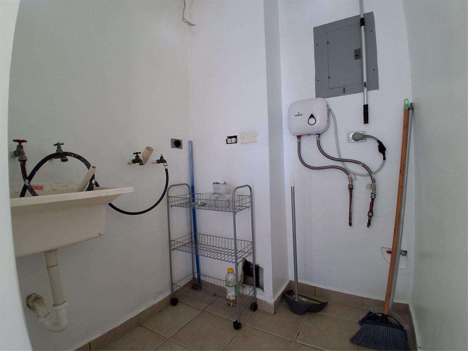 CONDOMINIO LA PUERTA DE LA BAHIA - Residential