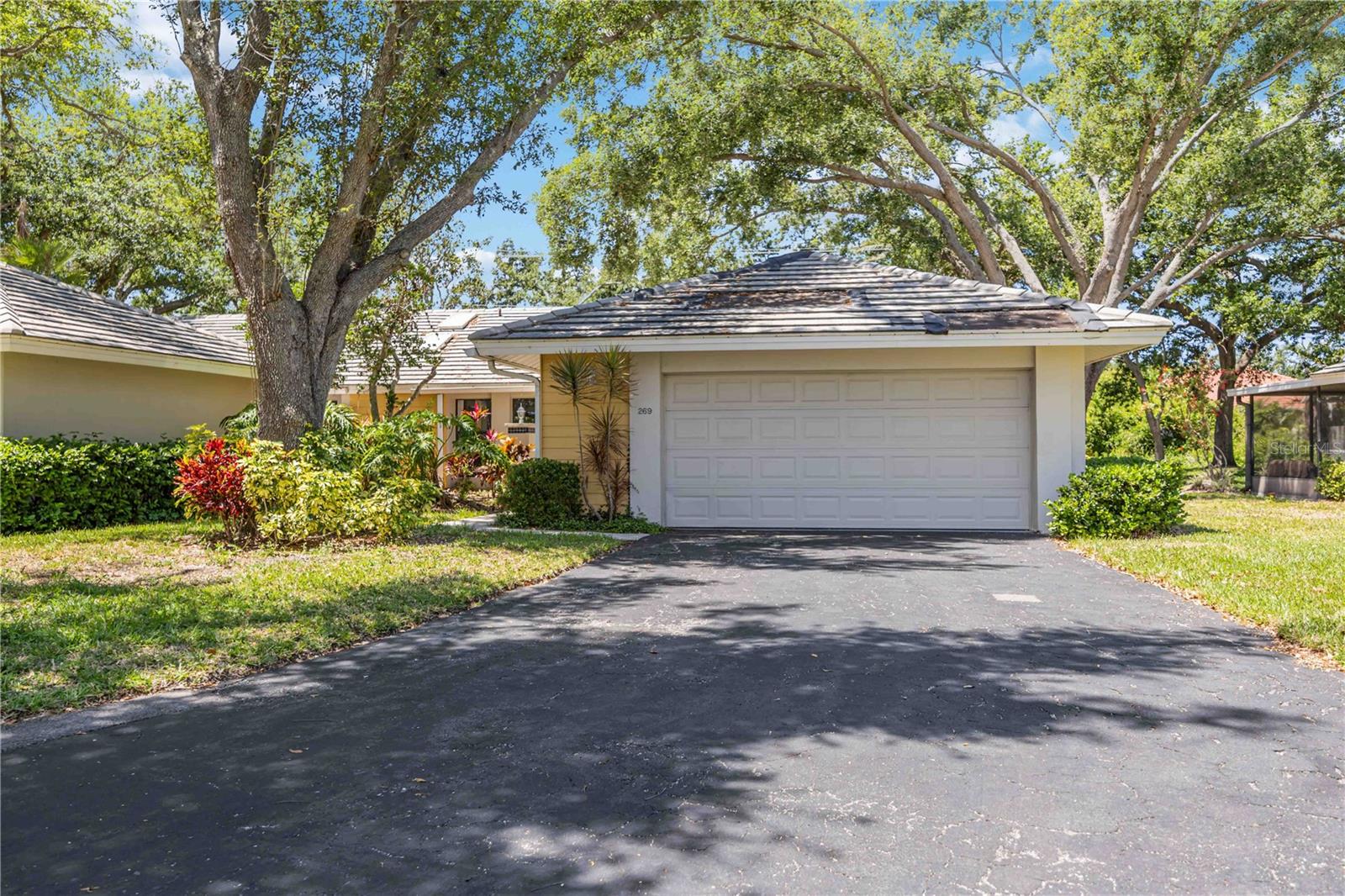 269 SOUTHAMPTON DRIVE 303