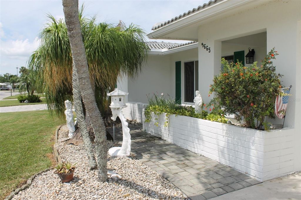 Photo of 9665 Mainlands Boulevard W, Pinellas Park, FL 33782 (MLS # TB8422967)