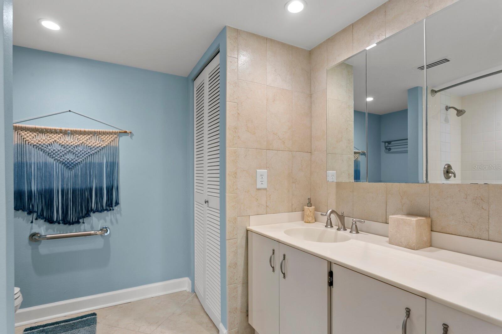 SAND KEY CONDO-SOUTH BEACH 2 - Residential Lease
