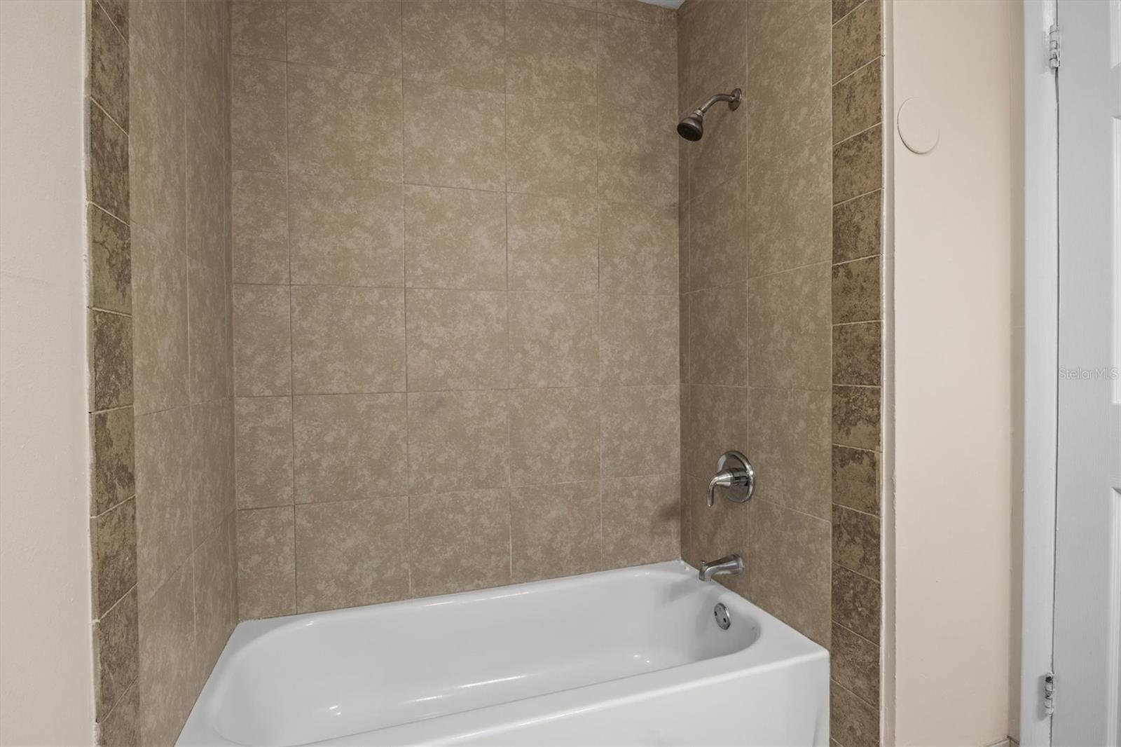 REPLAT OF CHECKS SUB - Residential