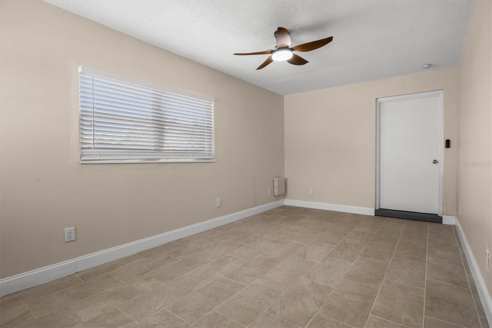 REPLAT OF CHECKS SUB - Residential