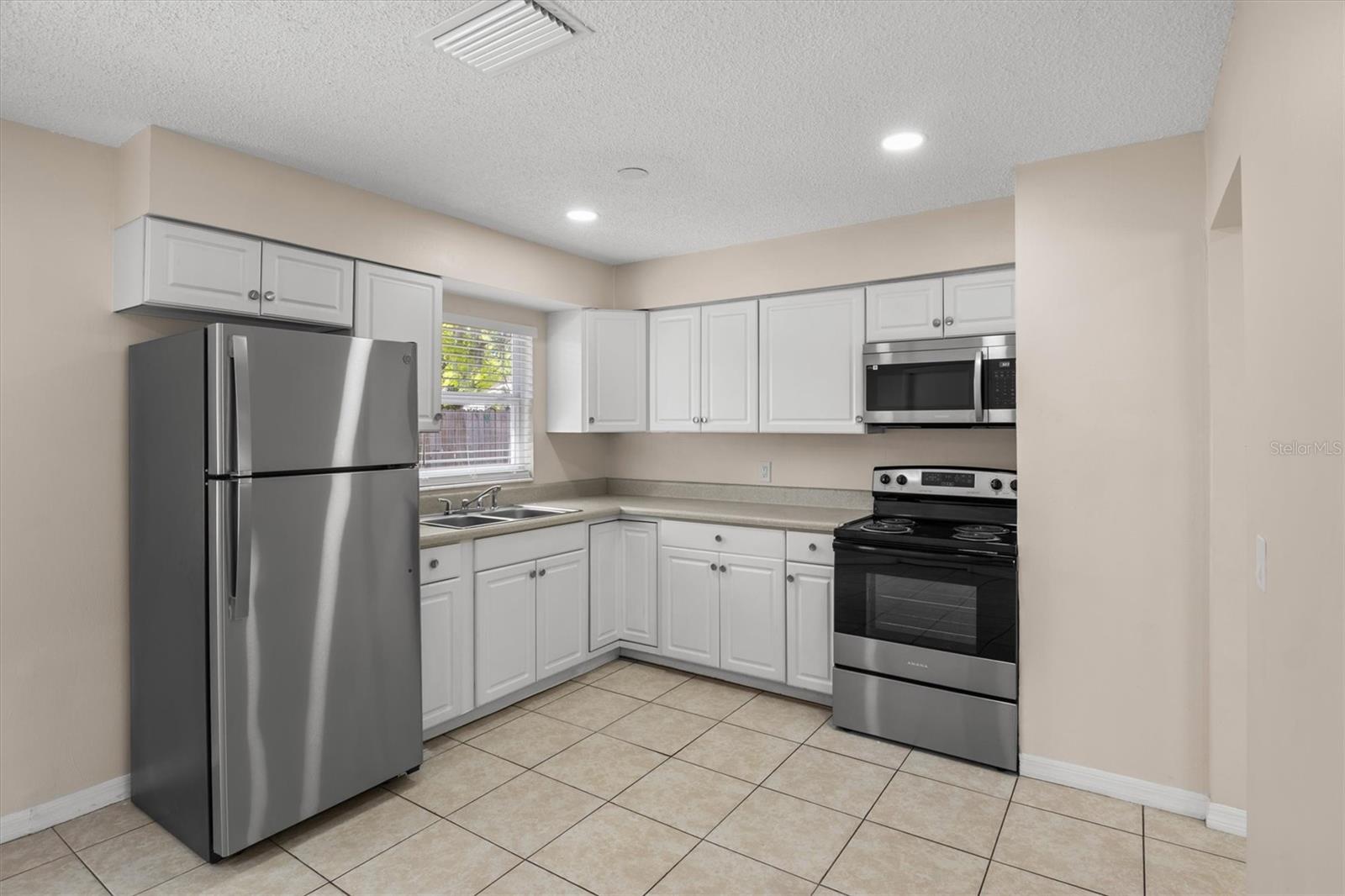 REPLAT OF CHECKS SUB - Residential