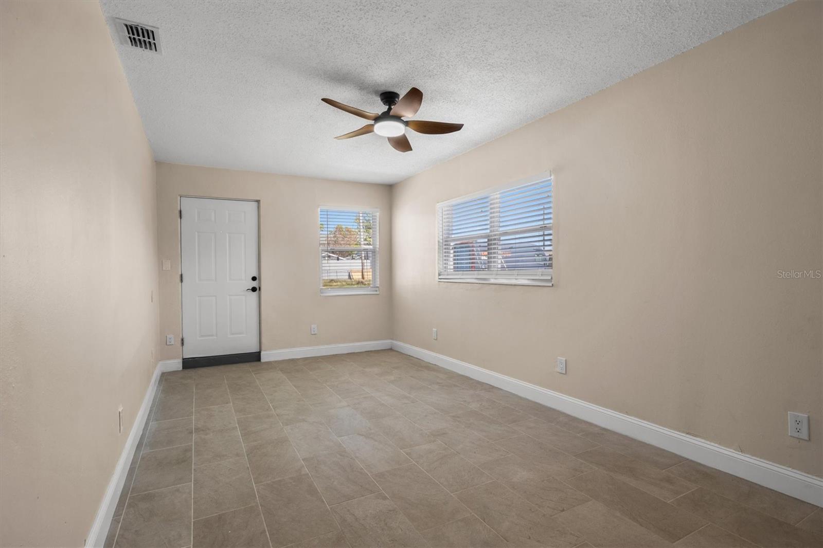 REPLAT OF CHECKS SUB - Residential