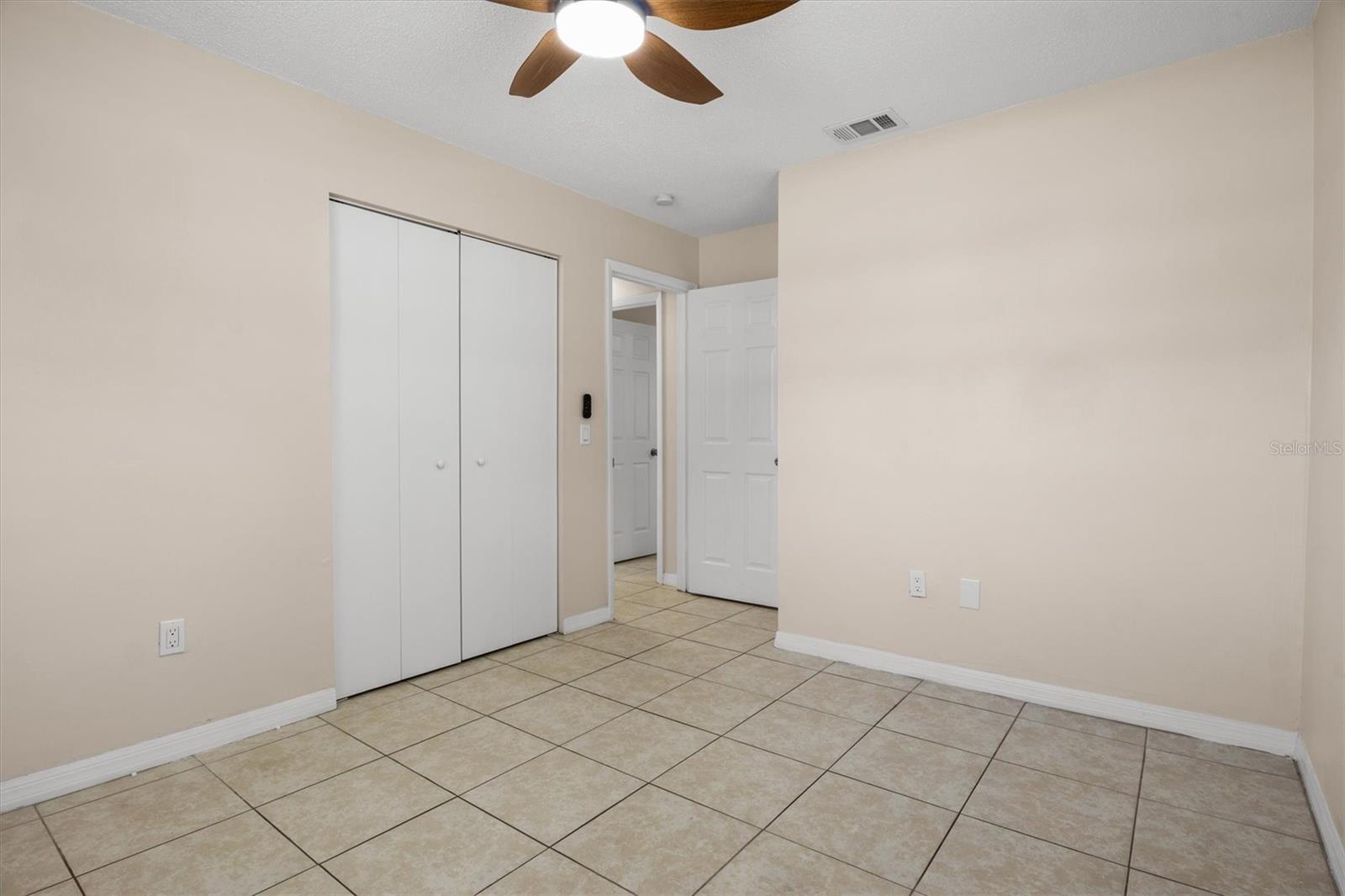 REPLAT OF CHECKS SUB - Residential