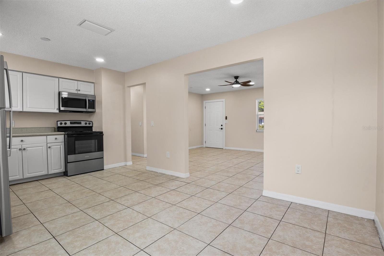 REPLAT OF CHECKS SUB - Residential