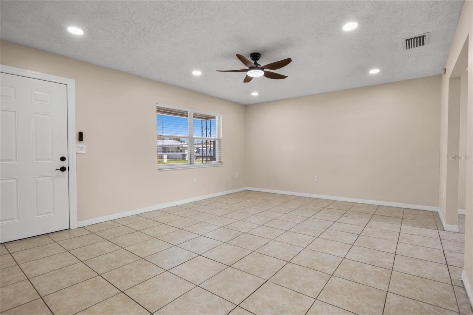 REPLAT OF CHECKS SUB - Residential