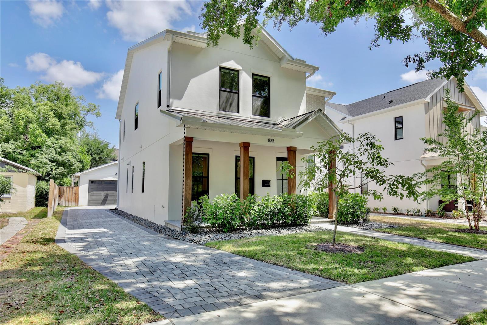833 DARTMOUTH STREET