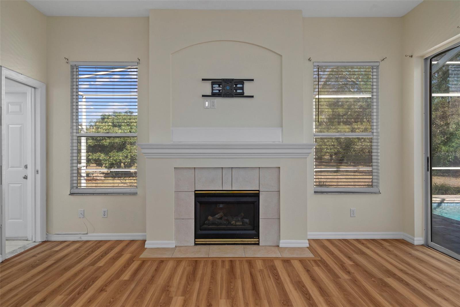 WOODLAND WATERS PH 1 - Residential