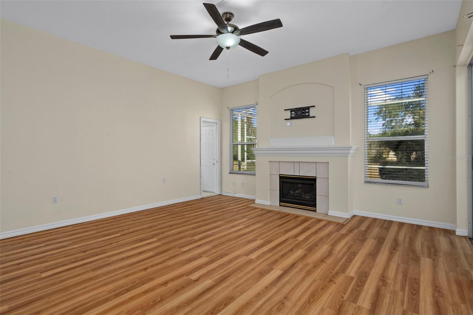 WOODLAND WATERS PH 1 - Residential