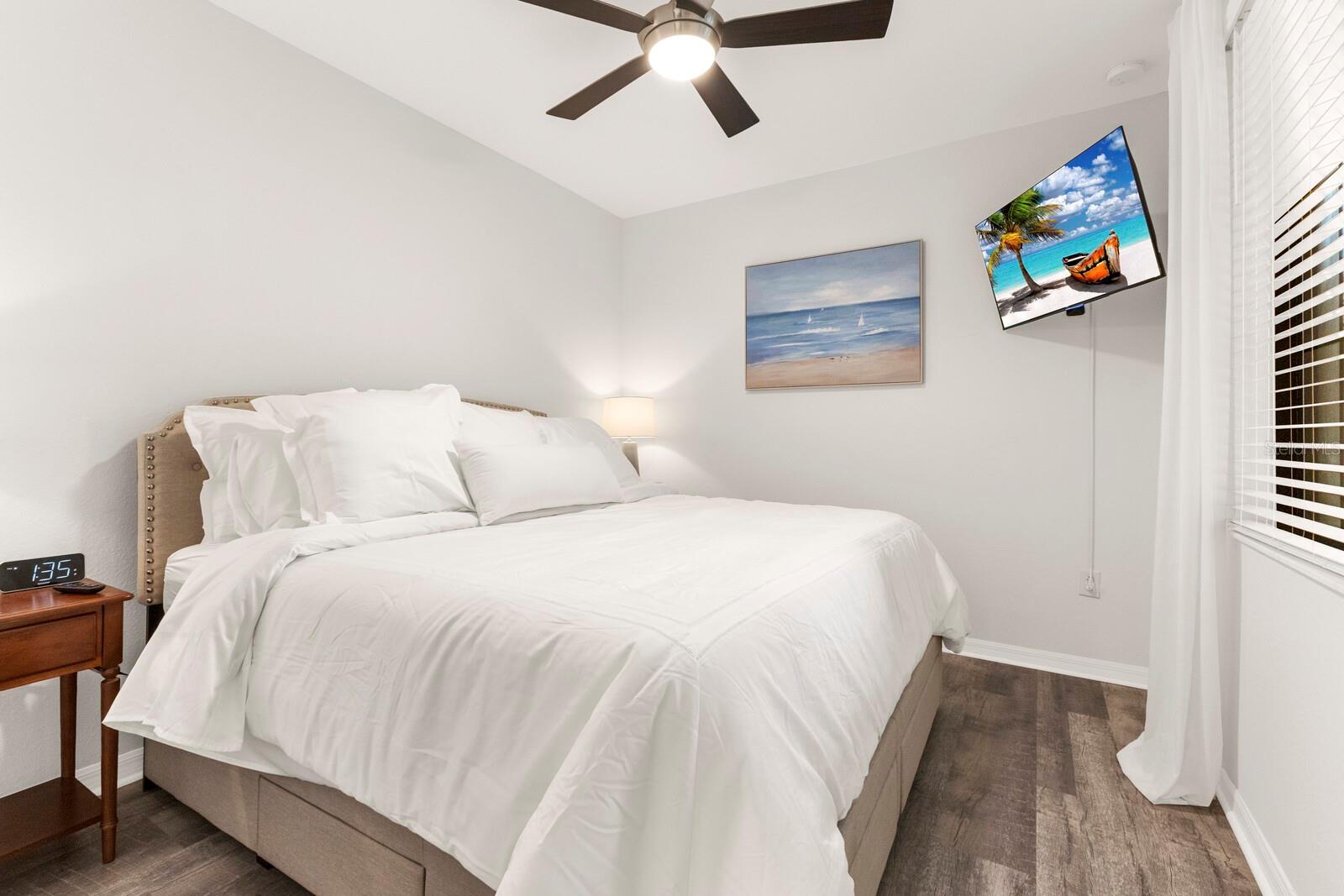 LAKEWOOD NATIONAL - Residential Lease
