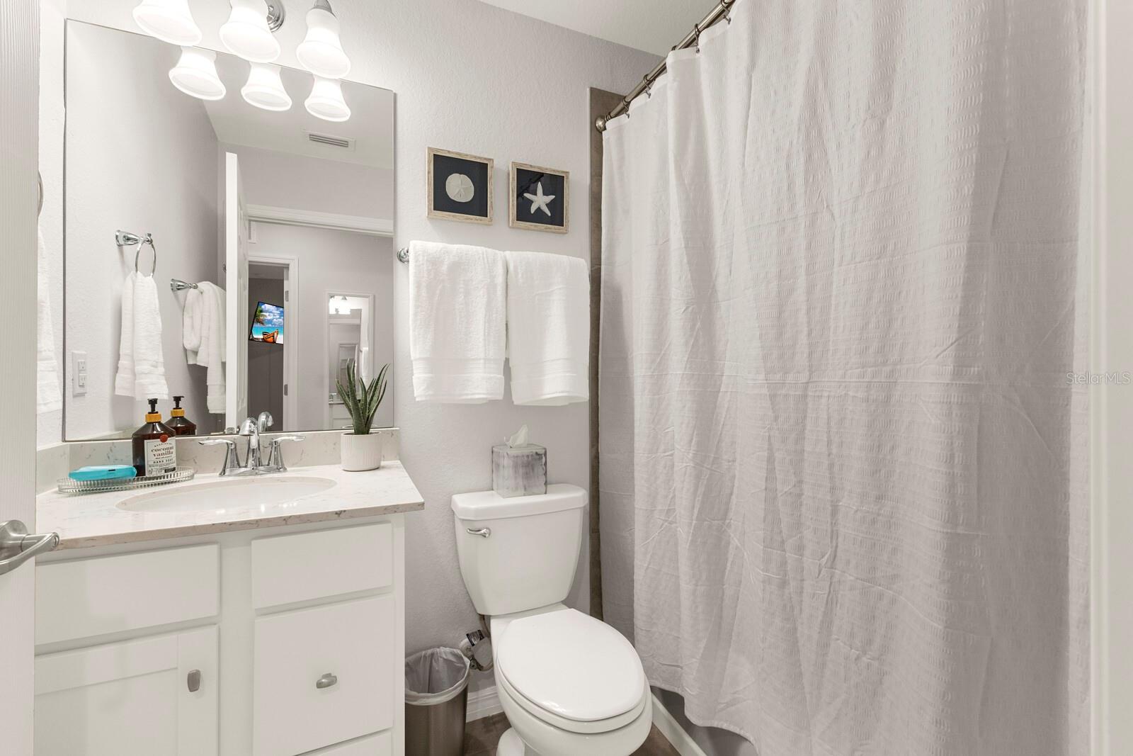 LAKEWOOD NATIONAL - Residential Lease