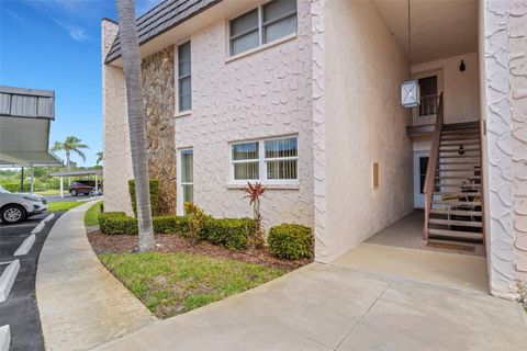 Photo of 117 Fernwood Circle #117, Seminole, FL 33777 (MLS # TB8369598)