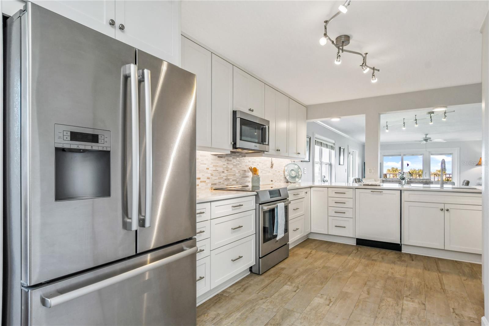 OCEAN OAKS CONDO PH 02 - Residential Lease