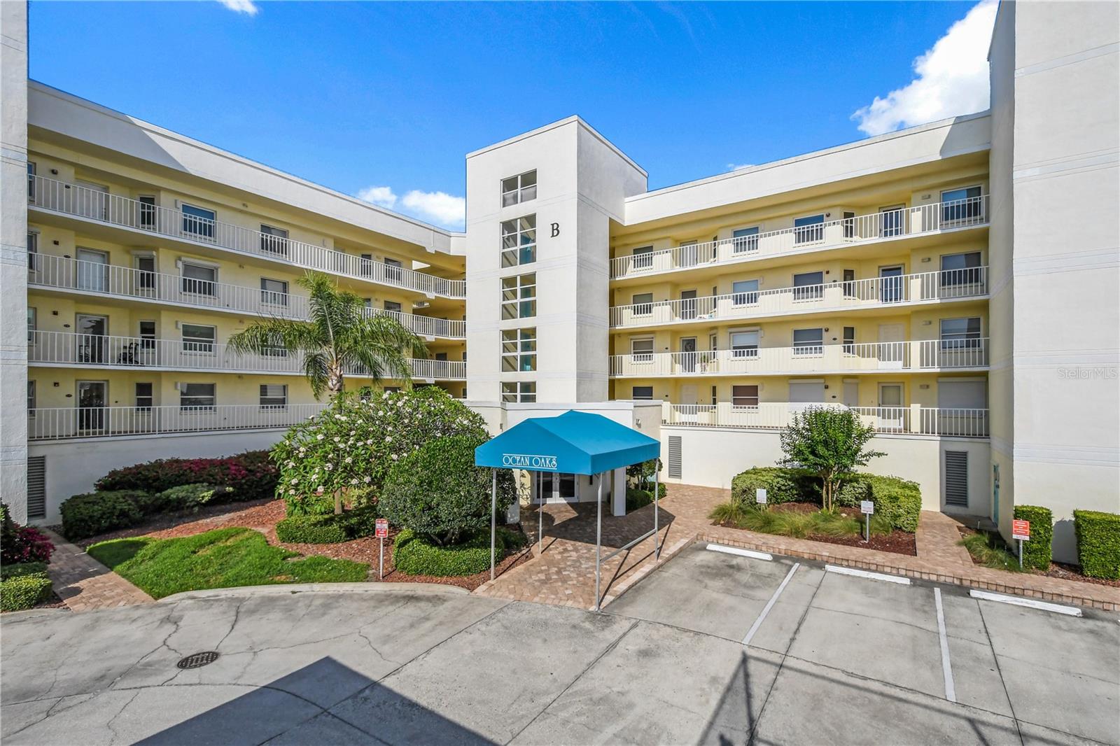 OCEAN OAKS CONDO PH 02 - Residential Lease