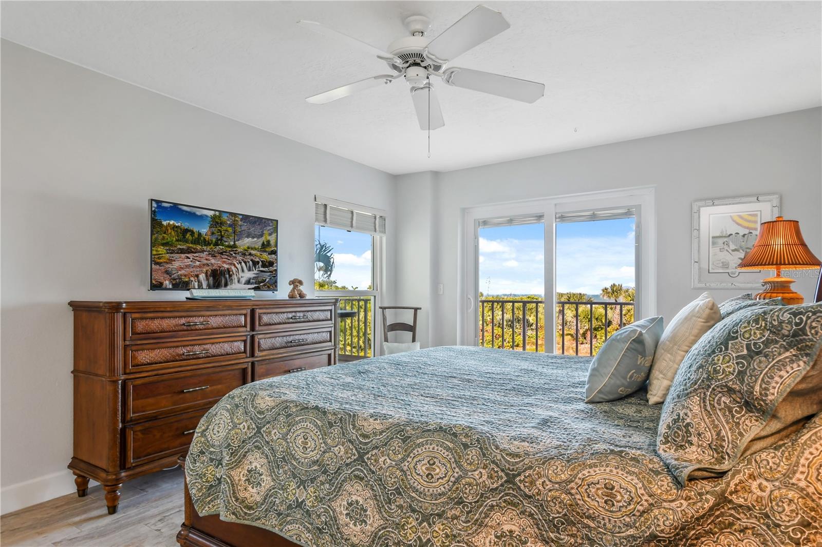 OCEAN OAKS CONDO PH 02 - Residential Lease