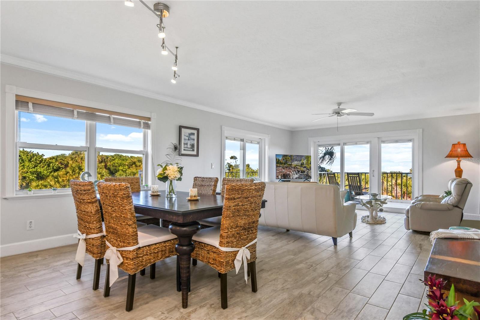 OCEAN OAKS CONDO PH 02 - Residential Lease