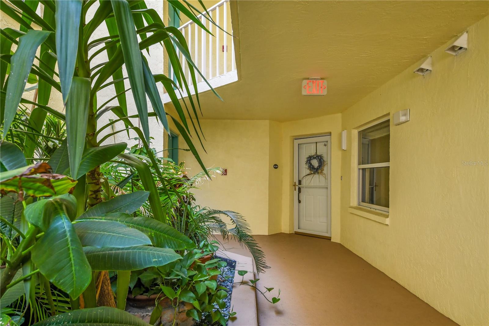 OCEAN OAKS CONDO PH 02 - Residential Lease