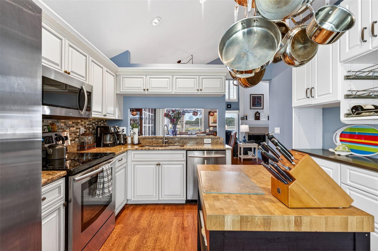 PAVILION PH 3 - Residential