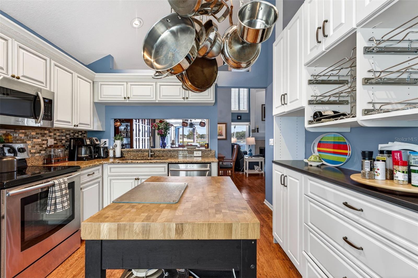 PAVILION PH 3 - Residential