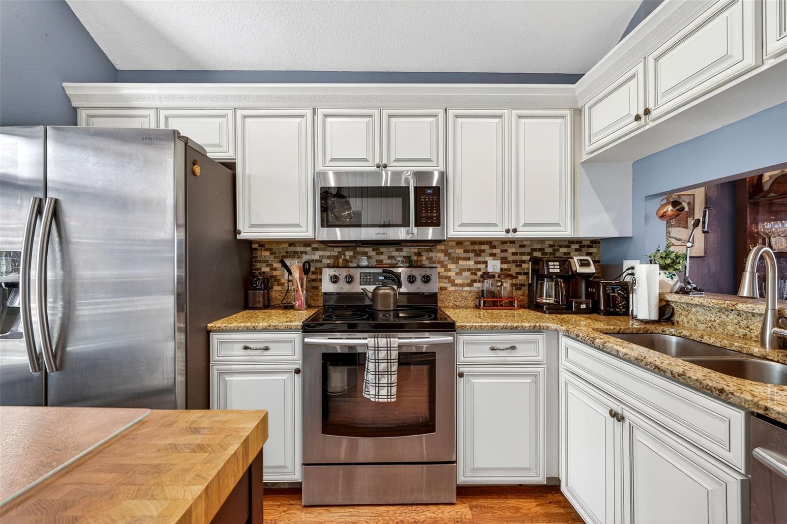 PAVILION PH 3 - Residential