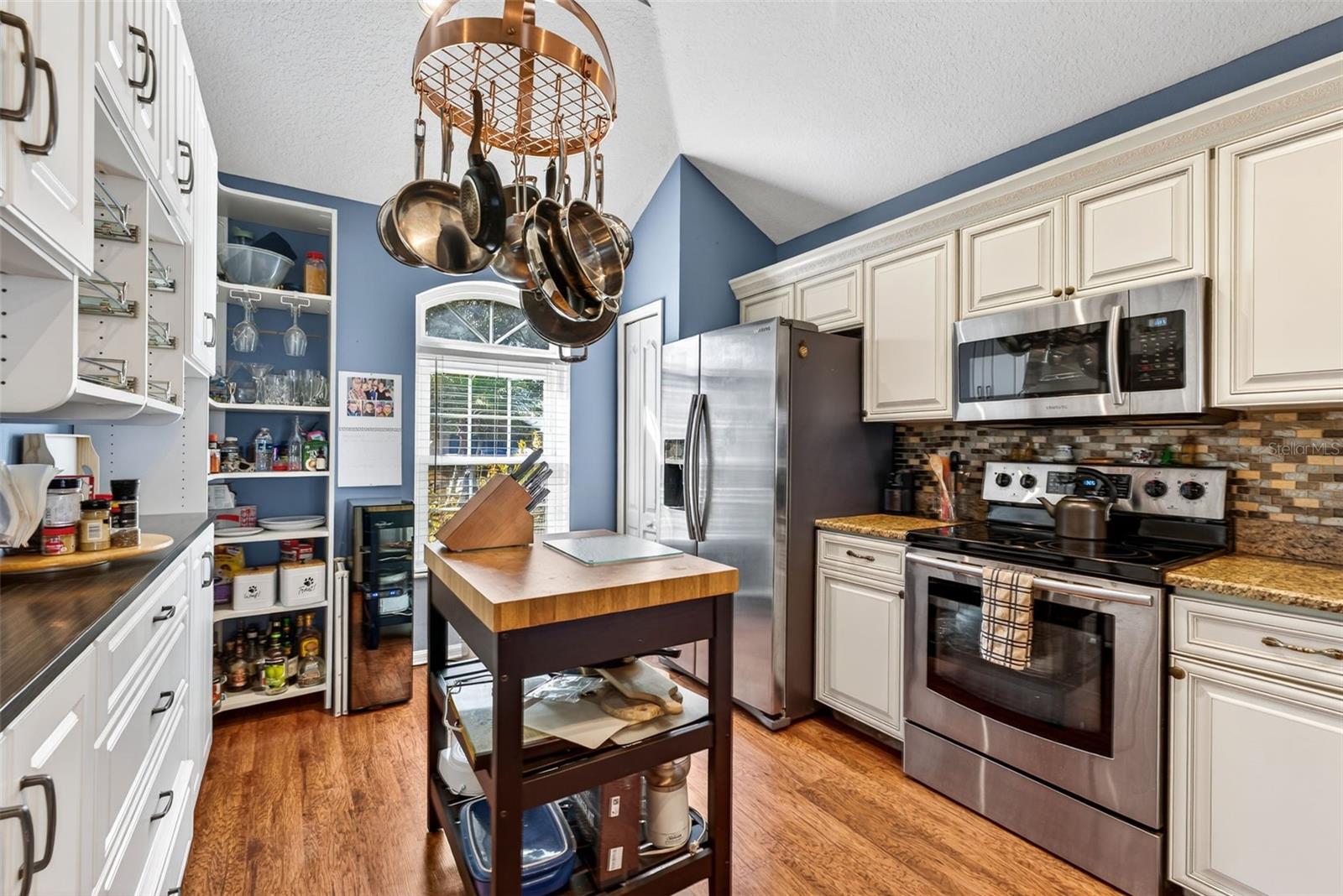 PAVILION PH 3 - Residential