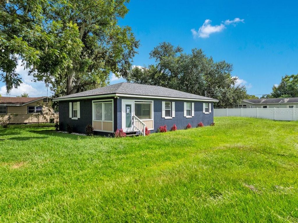 Photo of 1050 Reynolds Road, Lakeland, FL 33801 (MLS # L4953759)