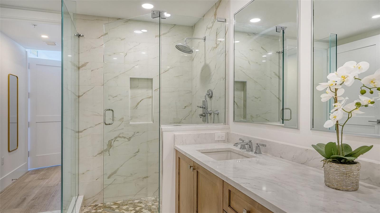 TEN35 SEASIDE - Residential