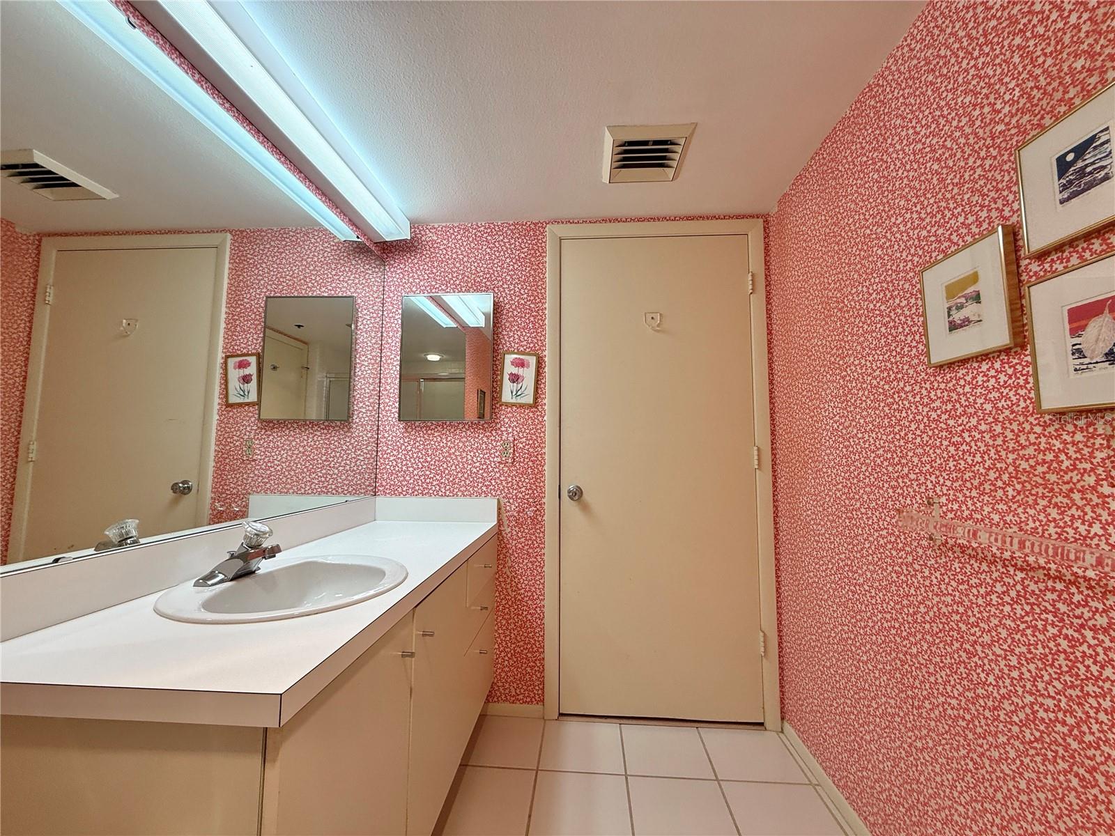 BEACHPLACE I - Residential