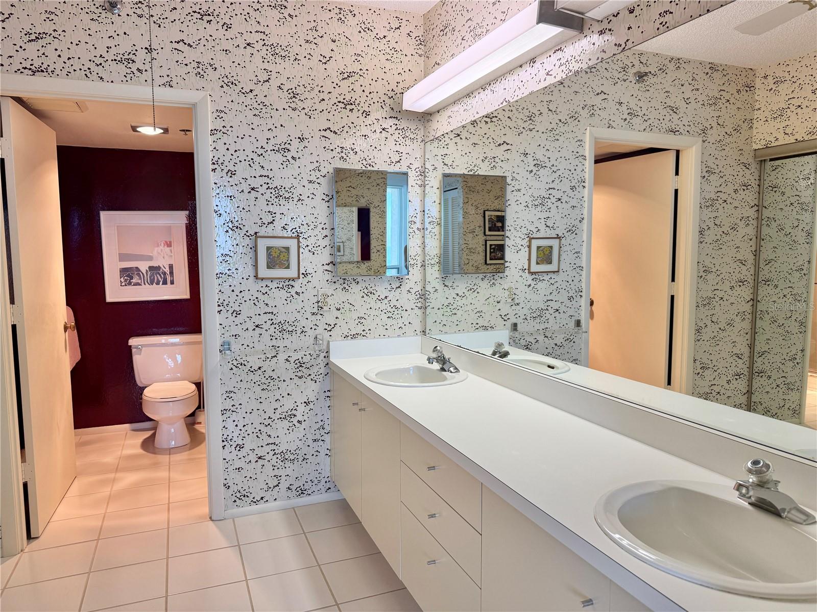 BEACHPLACE I - Residential