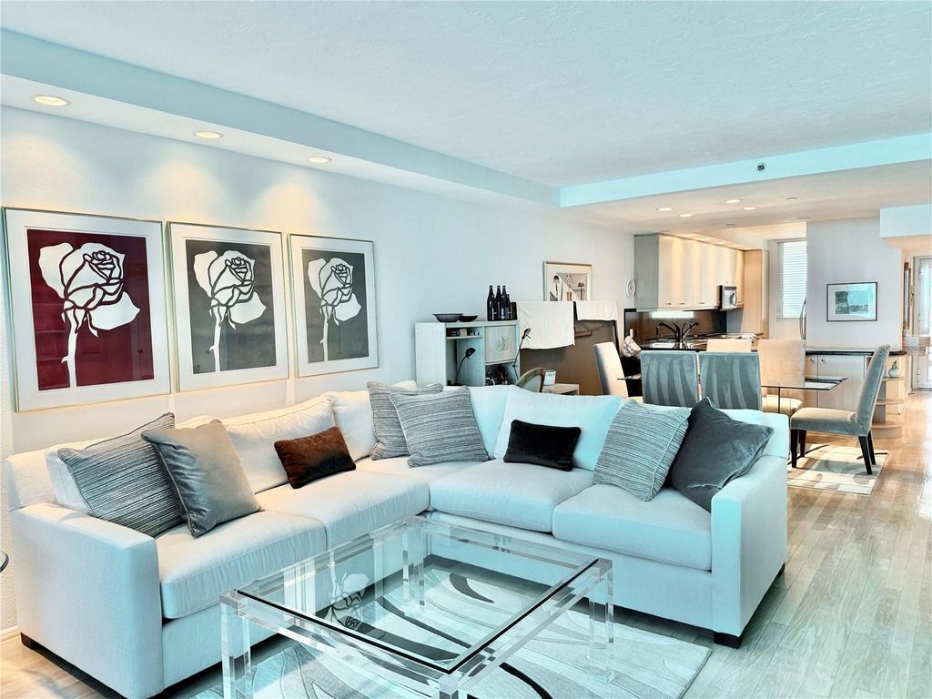 Photo of 1135 Gulf Of Mexico Drive #505, Longboat Key, FL 34228 (MLS # A4694362)