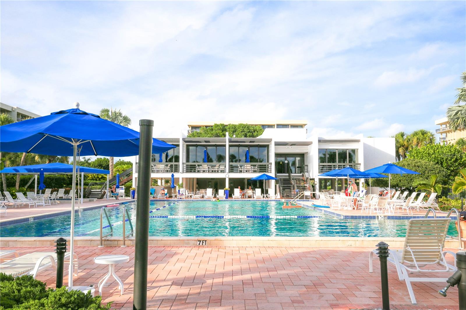 BEACHPLACE I - Residential