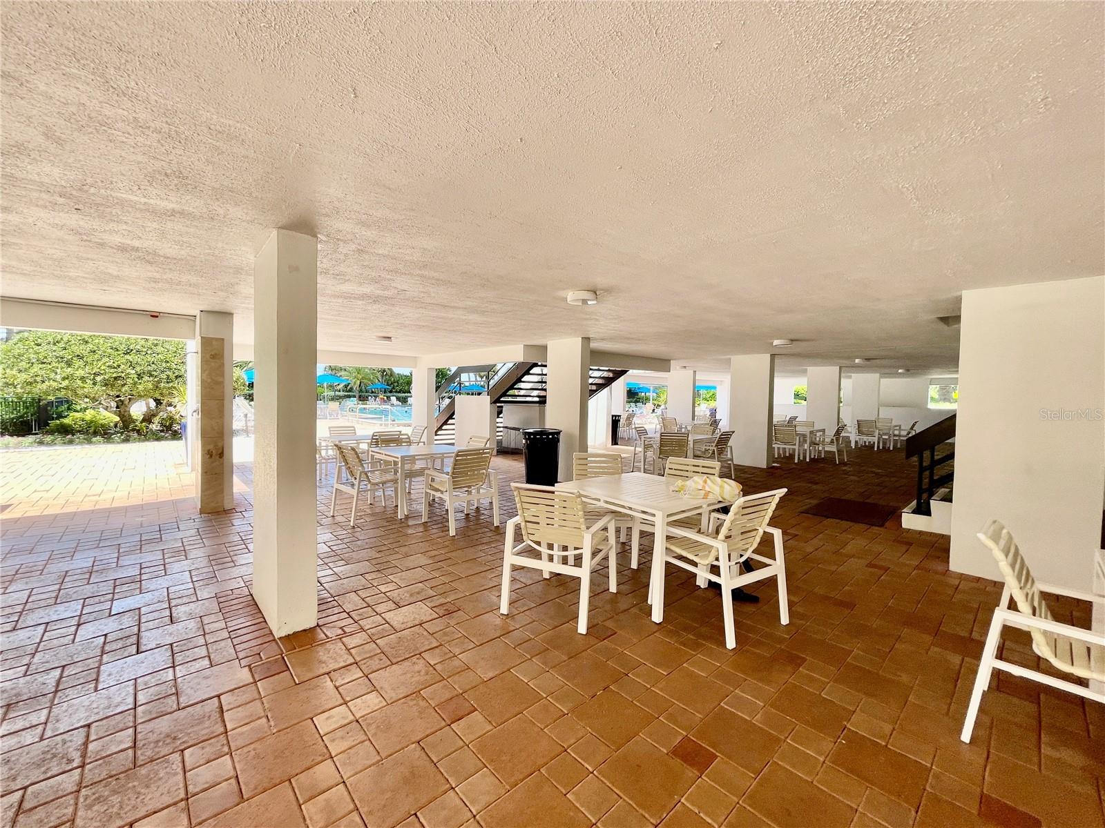 BEACHPLACE I - Residential