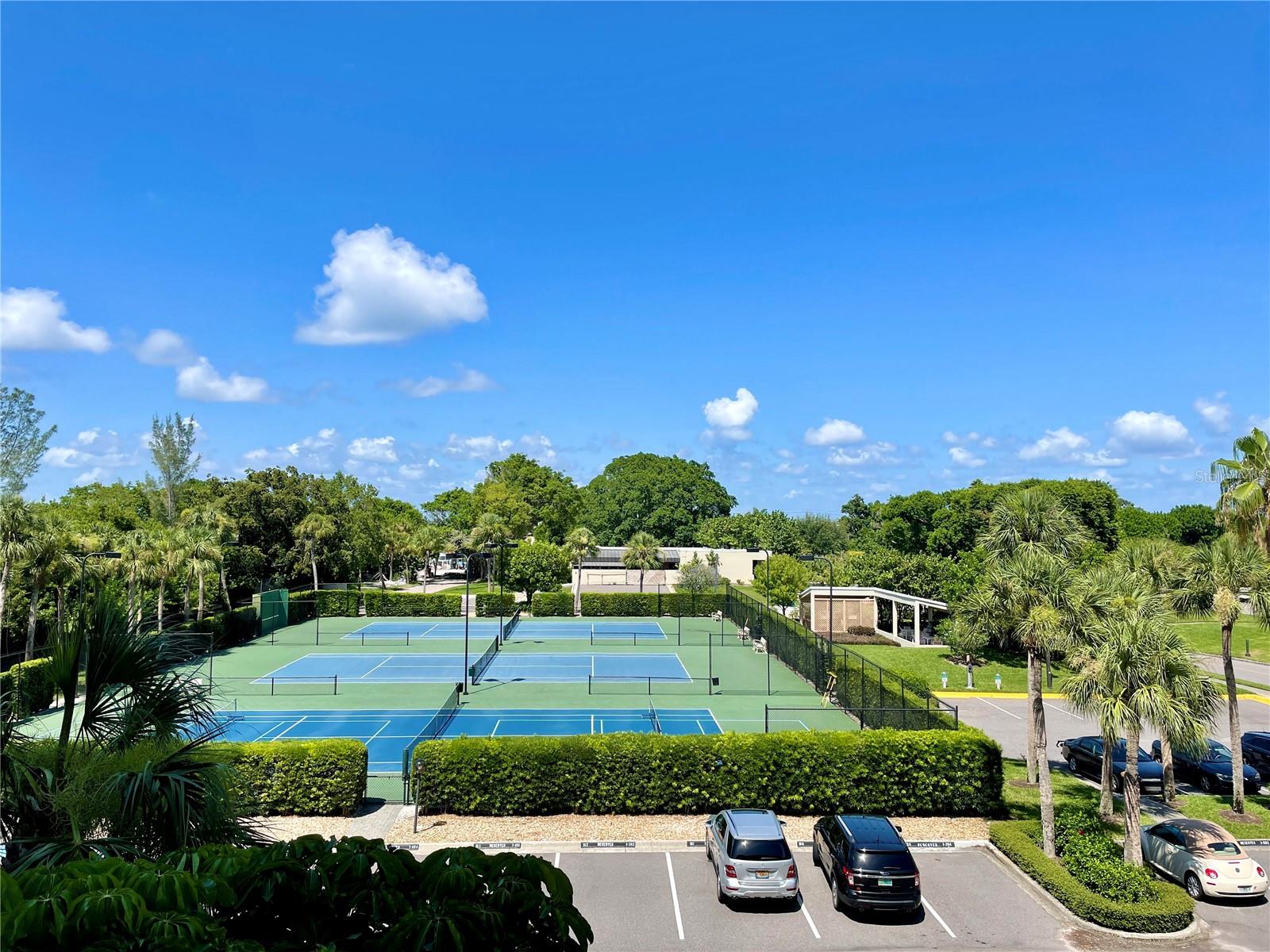 BEACHPLACE I - Residential