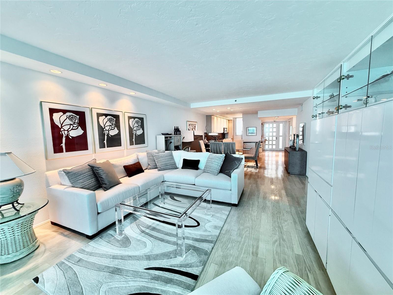 BEACHPLACE I - Residential