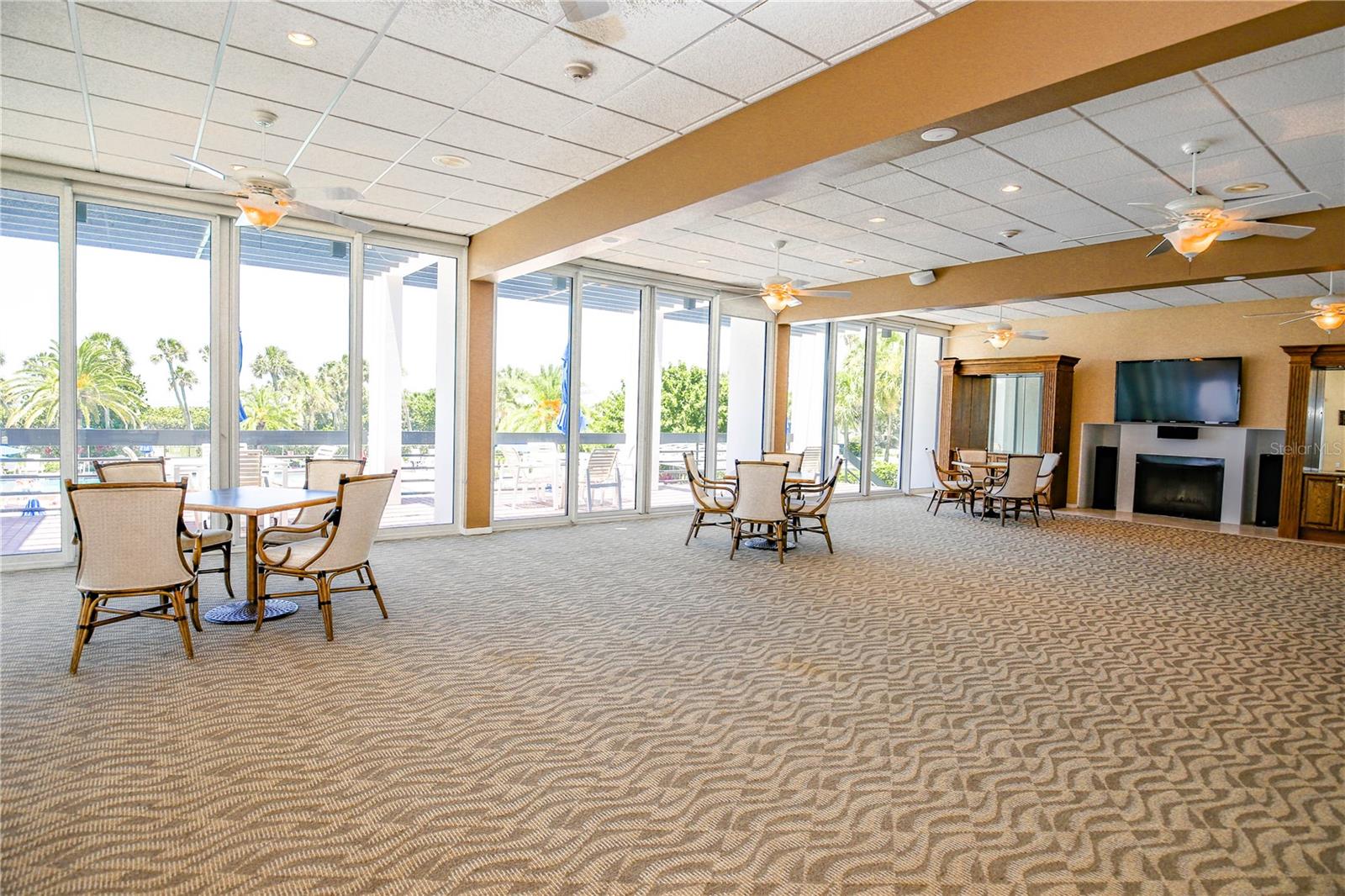 BEACHPLACE I - Residential