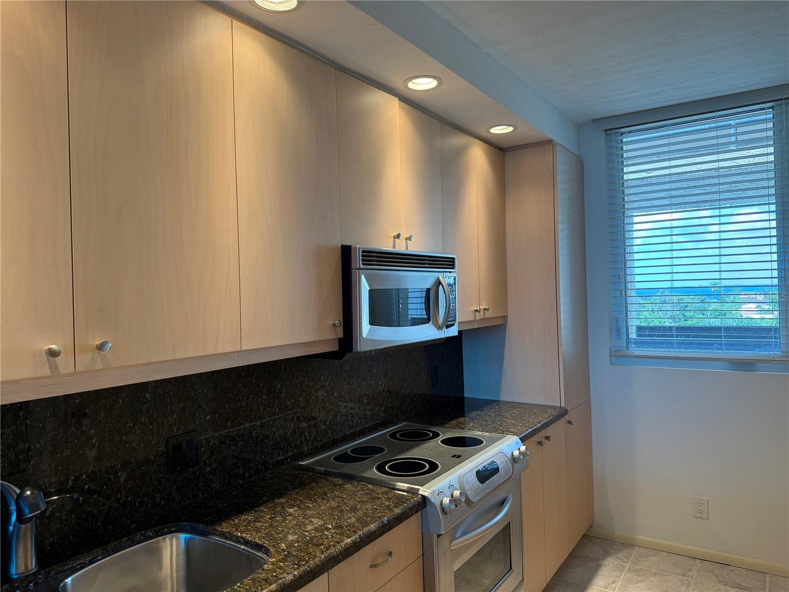 BEACHPLACE I - Residential