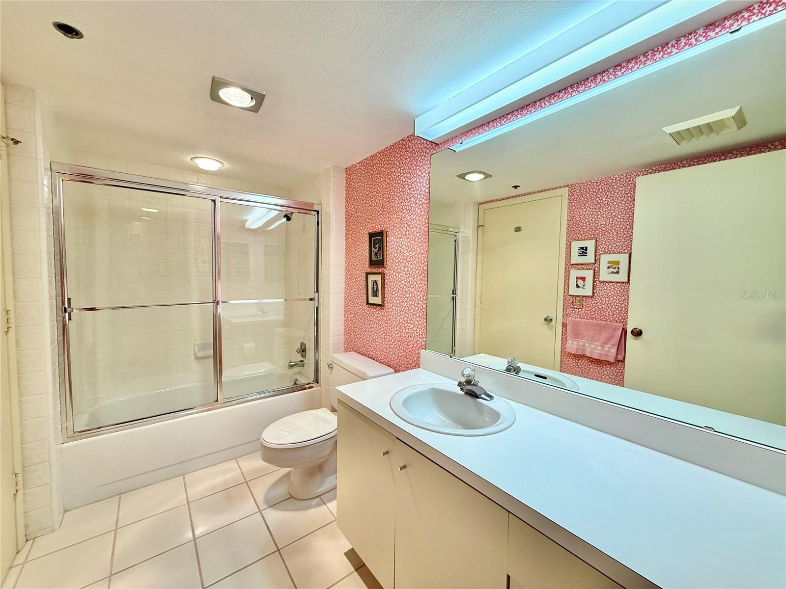 BEACHPLACE I - Residential