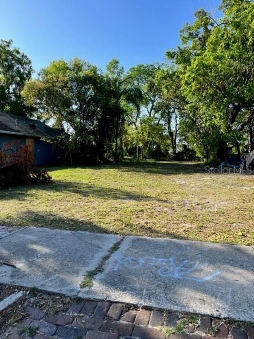 Land for sale in the growing area of downtown Orlando.  This lot has a great opportunity to build your dream home or hold it as an investment for the future. Near Carver Park, John Jackson Neighborhood Center, Camping Bowl Stadium, Concert center, 408, and I4. Opportunity zone in the Sodo District.

The SoDo District is an innovative community with a strong workforce, otherwise known as “The Urban Lab”. The future plan of the SoDo District includes creating and preserving retail opportunities, walkable destinations, civic spaces, streetscape improvements, business facade enhancements, and overall design and development guidelines.": City of Orlando

This piece of land can also be purchased with 1120 Dewitt Rd behind this property.  Buyer may be required to provide access to the lot behind as per F.S. 704