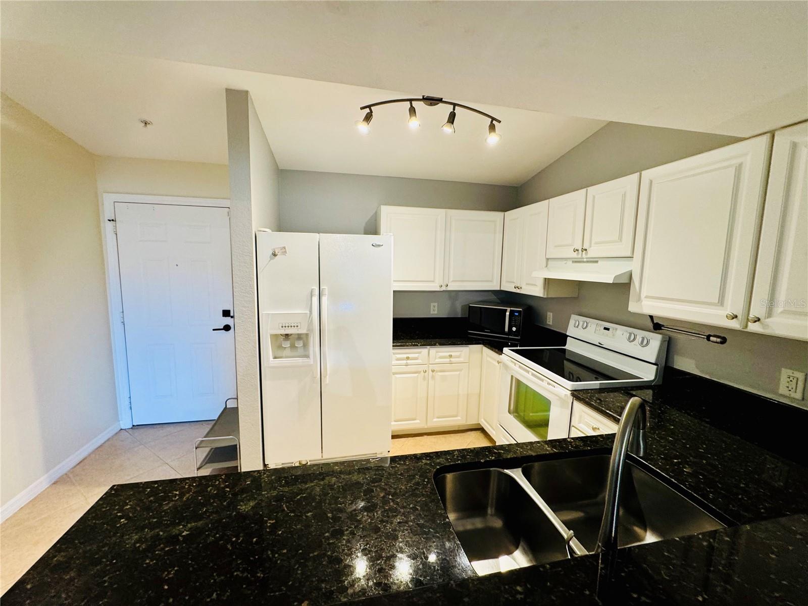 KEY ROYAL CONDO - Residential Lease