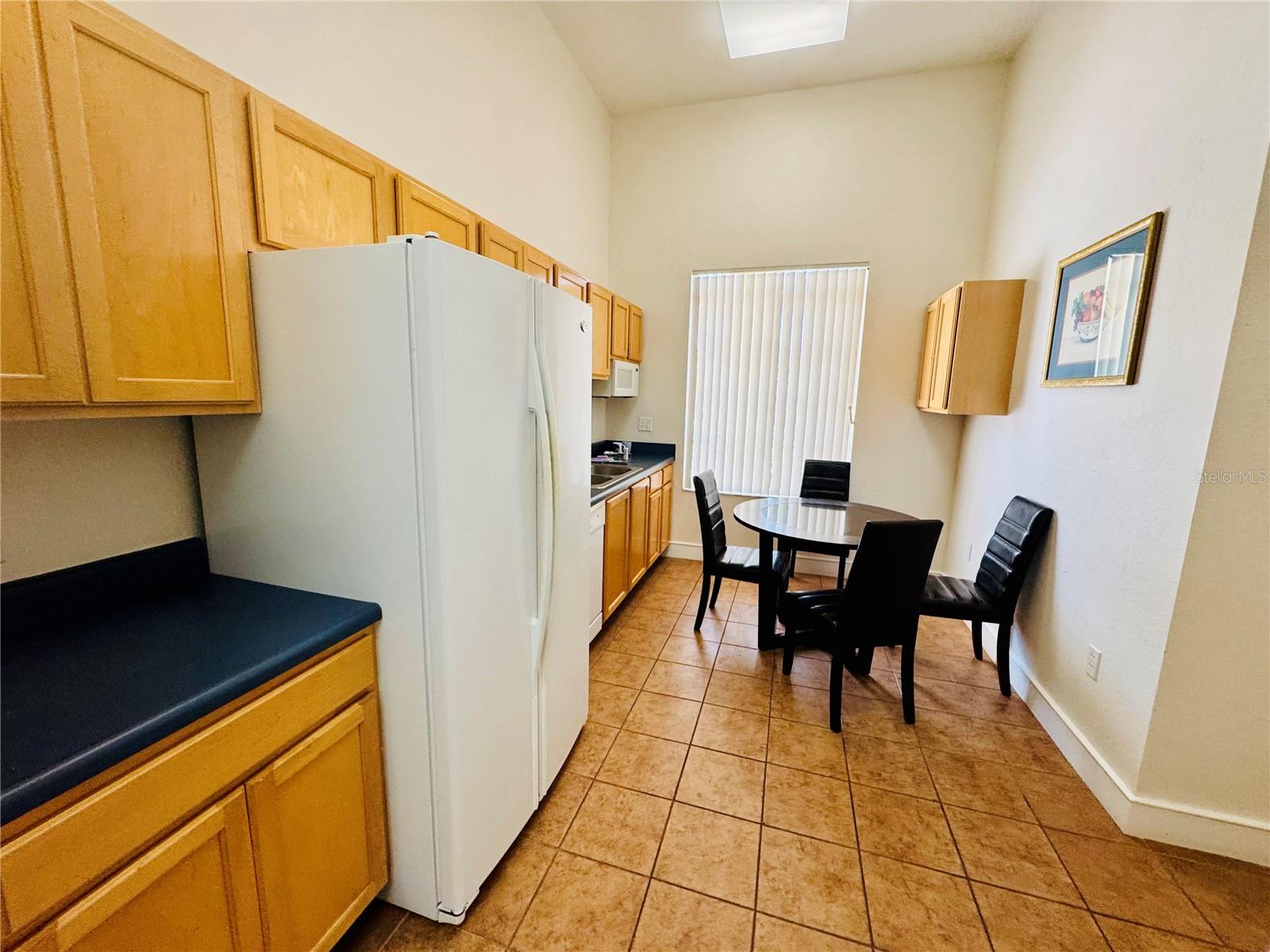 KEY ROYAL CONDO - Residential Lease