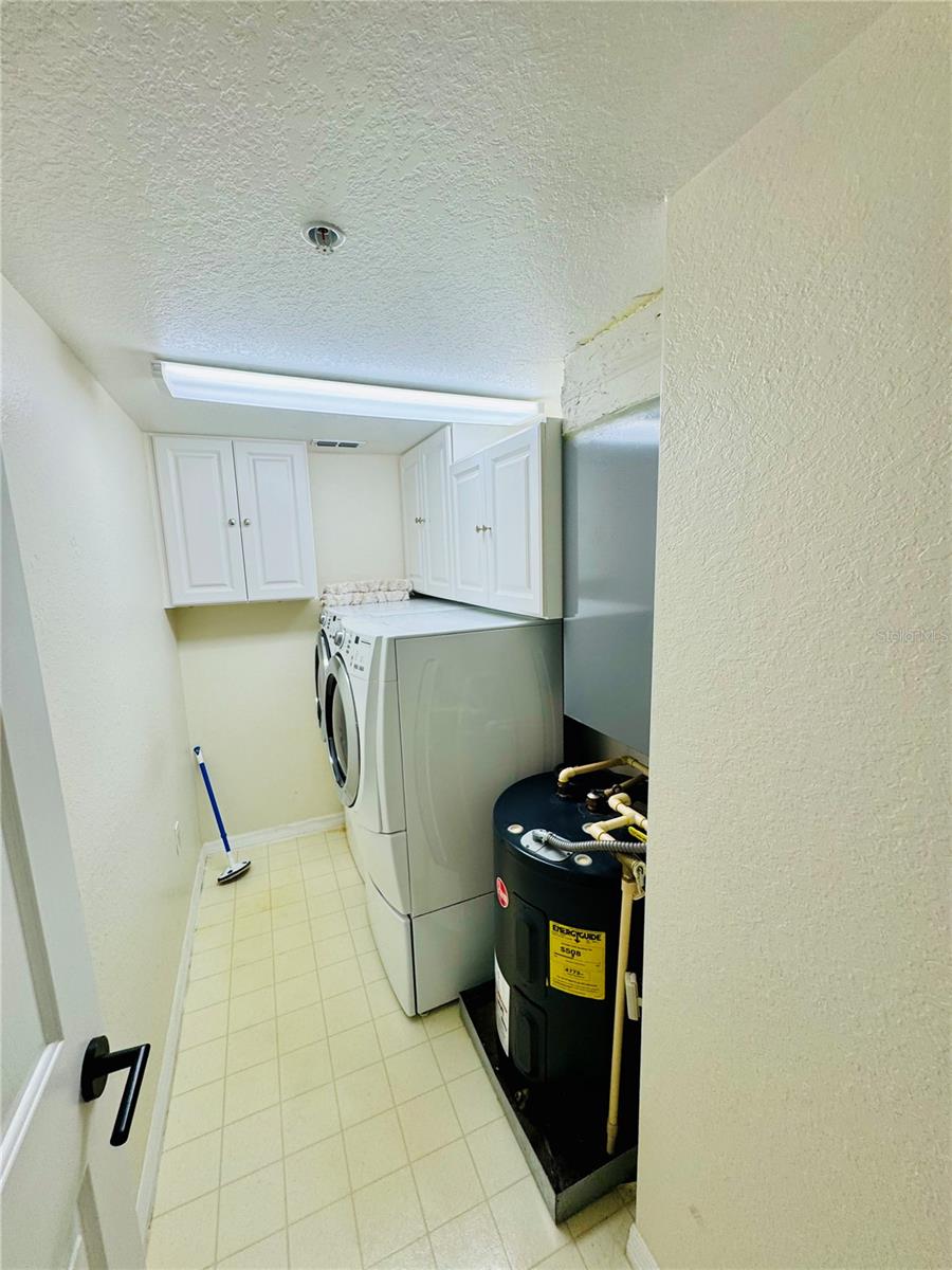 KEY ROYAL CONDO - Residential Lease