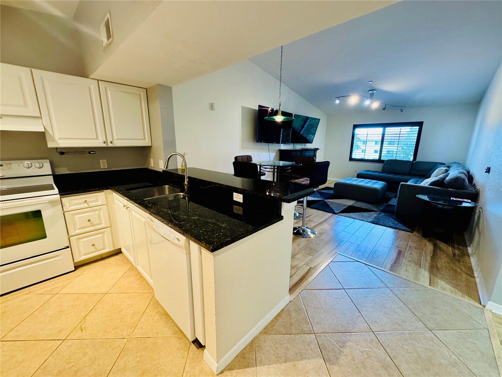 KEY ROYAL CONDO - Residential Lease