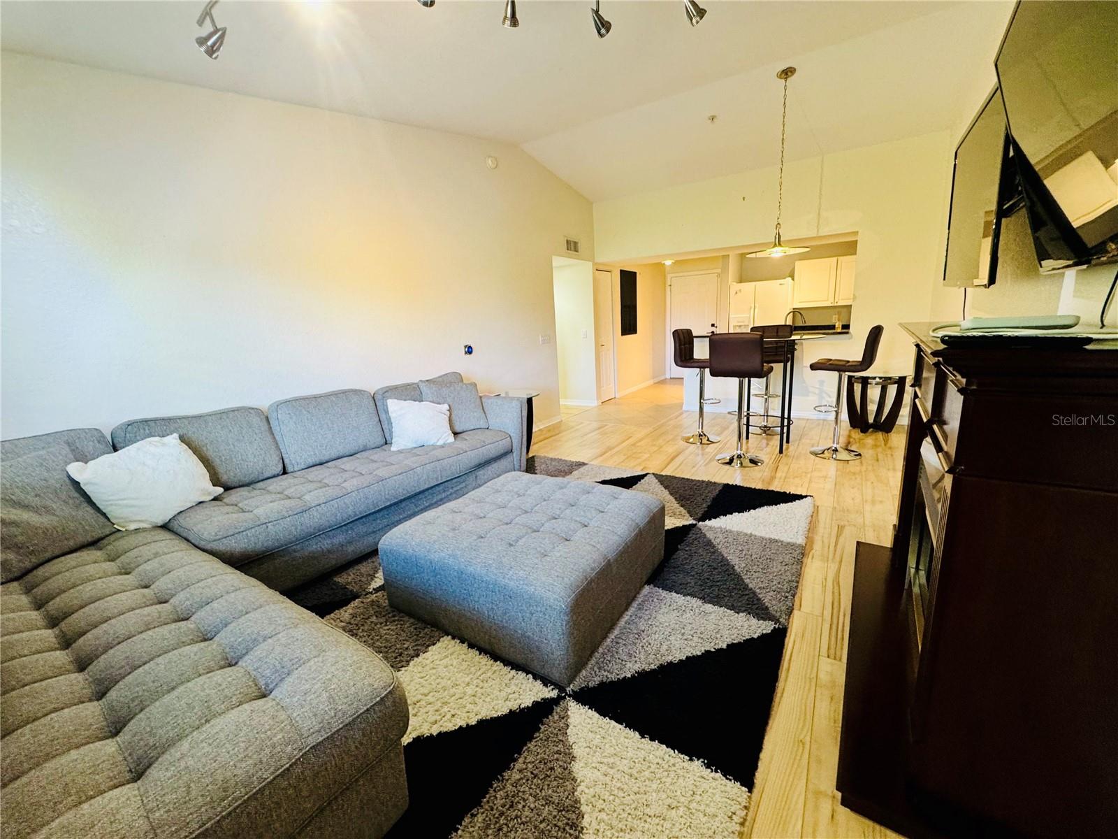 KEY ROYAL CONDO - Residential Lease